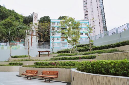 明華大廈重建後，增加了的綠化空間。
